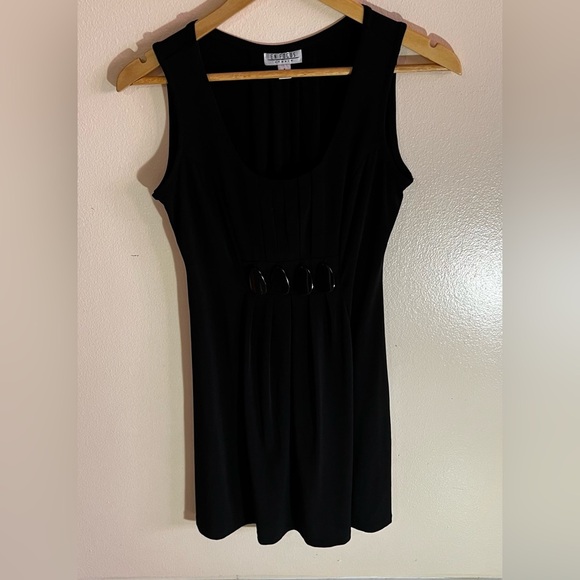 En Focus Studio Women Black Cocktail Dress size 8 with 4 black stone on waist - Picture 4 of 13